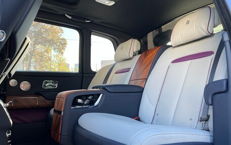 Rolls-Royce Cullinan, 2020 год, 36 500 000 рублей, 27 фотография