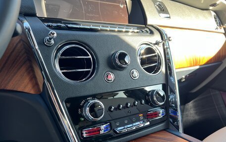 Rolls-Royce Cullinan, 2020 год, 36 500 000 рублей, 22 фотография