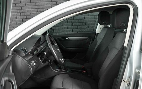 Volkswagen Passat B7, 2011 год, 1 075 000 рублей, 9 фотография