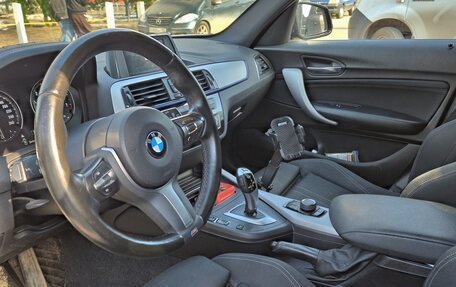 BMW 1 серия, 2019 год, 1 900 000 рублей, 14 фотография