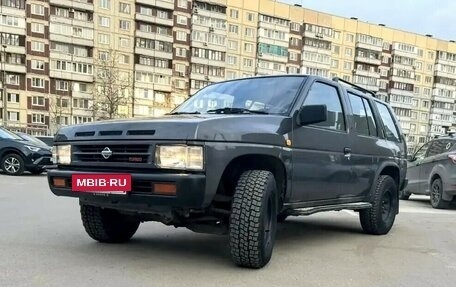 Nissan Terrano II рестайлинг, 1993 год, 800 000 рублей, 4 фотография