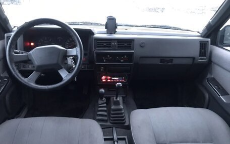 Nissan Terrano II рестайлинг, 1993 год, 800 000 рублей, 6 фотография