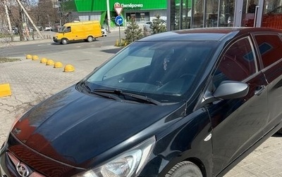 Hyundai Solaris II рестайлинг, 2013 год, 750 000 рублей, 1 фотография
