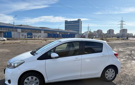 Toyota Vitz, 2013 год, 720 000 рублей, 2 фотография