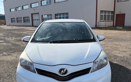 Toyota Vitz, 2013 год, 720 000 рублей, 4 фотография