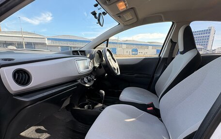 Toyota Vitz, 2013 год, 720 000 рублей, 8 фотография