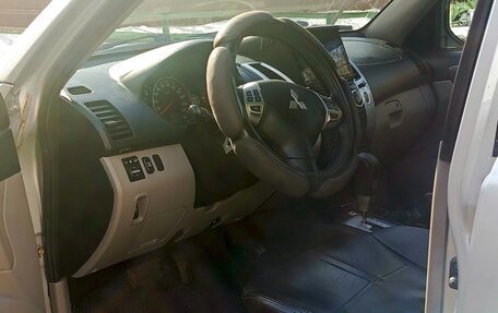 Mitsubishi Pajero Sport II рестайлинг, 2015 год, 2 150 000 рублей, 8 фотография