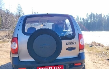 Chevrolet Niva I рестайлинг, 2010 год, 580 000 рублей, 4 фотография