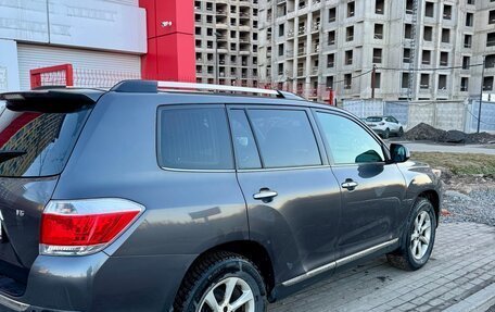 Toyota Highlander III, 2011 год, 2 070 000 рублей, 6 фотография