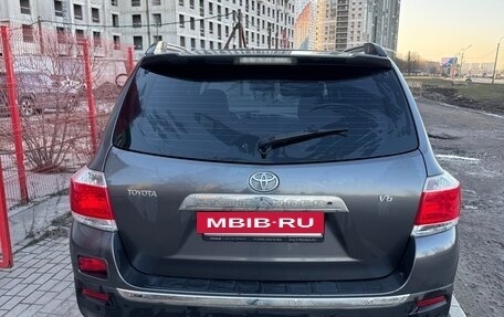 Toyota Highlander III, 2011 год, 2 070 000 рублей, 3 фотография