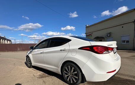 Hyundai Elantra V, 2015 год, 990 000 рублей, 2 фотография