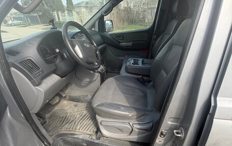 Hyundai Grand Starex Grand Starex I рестайлинг 2, 2011 год, 1 290 000 рублей, 5 фотография