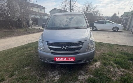 Hyundai Grand Starex Grand Starex I рестайлинг 2, 2011 год, 1 290 000 рублей, 2 фотография