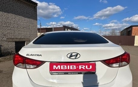 Hyundai Elantra V, 2015 год, 990 000 рублей, 3 фотография