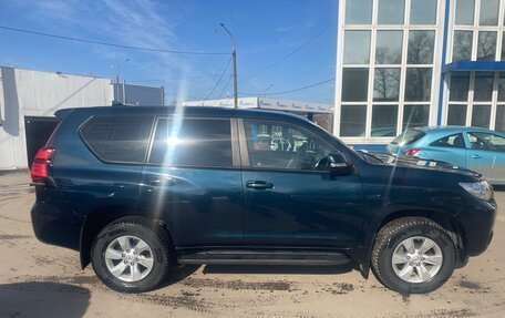 Toyota Land Cruiser Prado 150 рестайлинг 2, 2018 год, 4 550 000 рублей, 2 фотография