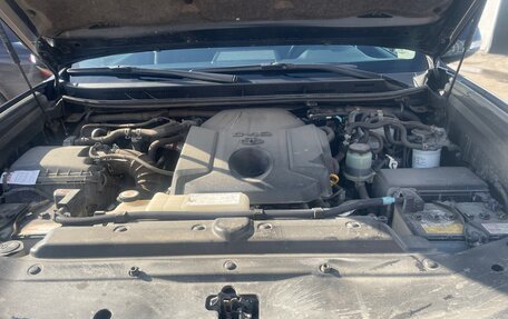 Toyota Land Cruiser Prado 150 рестайлинг 2, 2018 год, 4 550 000 рублей, 13 фотография