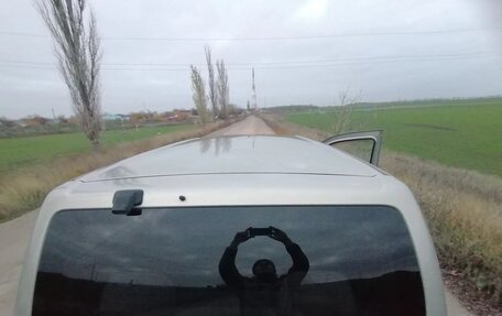 Nissan Serena II, 2003 год, 600 000 рублей, 15 фотография