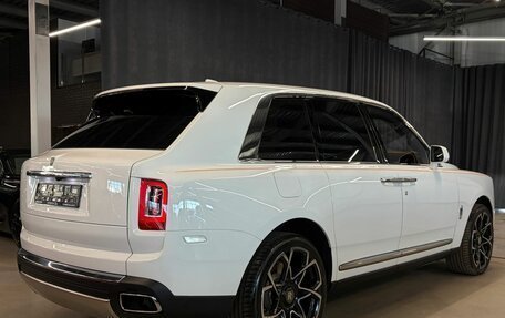 Rolls-Royce Cullinan, 2022 год, 39 990 000 рублей, 3 фотография