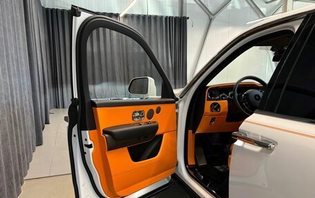 Rolls-Royce Cullinan, 2022 год, 39 990 000 рублей, 6 фотография