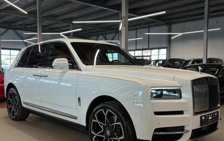 Rolls-Royce Cullinan, 2022 год, 39 990 000 рублей, 2 фотография