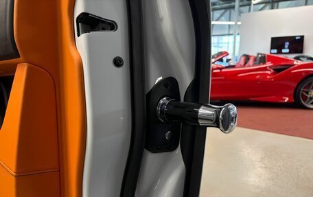 Rolls-Royce Cullinan, 2022 год, 39 990 000 рублей, 16 фотография