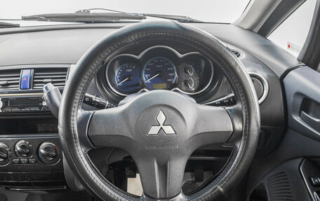 Mitsubishi Colt VI рестайлинг, 2002 год, 459 000 рублей, 12 фотография