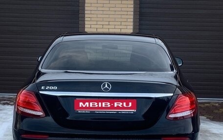 Mercedes-Benz E-Класс, 2018 год, 3 575 000 рублей, 4 фотография