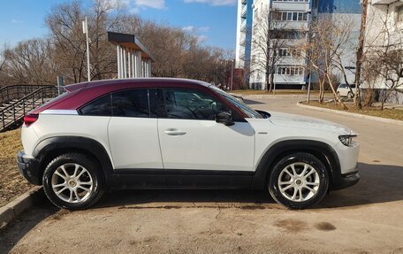 Mazda MX-30, 2021 год, 2 950 000 рублей, 7 фотография