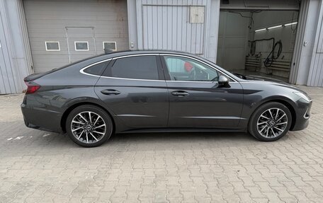 Hyundai Sonata VIII, 2021 год, 3 150 000 рублей, 2 фотография