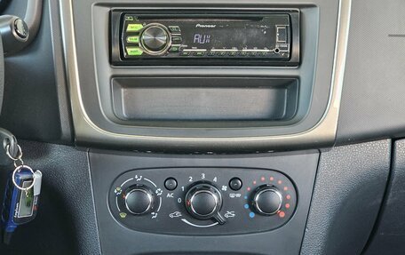 Renault Sandero II рестайлинг, 2015 год, 829 000 рублей, 8 фотография