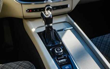 Volvo XC60 II, 2018 год, 3 600 000 рублей, 22 фотография