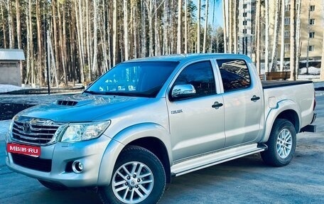 Toyota Hilux VII, 2013 год, 2 199 000 рублей, 2 фотография