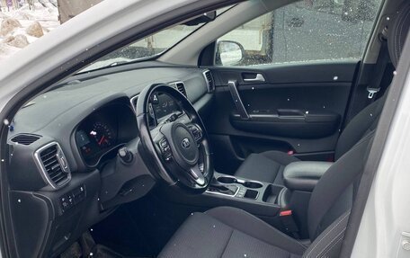 KIA Sportage IV рестайлинг, 2018 год, 1 900 000 рублей, 5 фотография