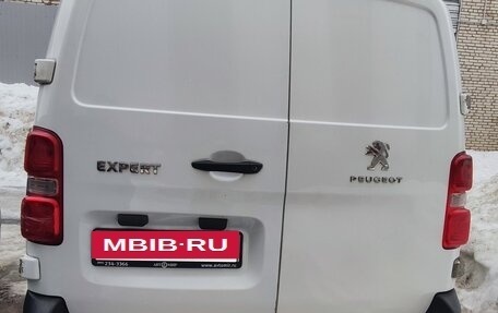 Peugeot Expert, 2018 год, 1 990 000 рублей, 4 фотография