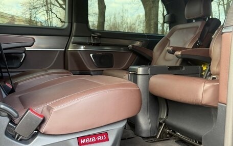 Mercedes-Benz V-Класс, 2018 год, 5 200 000 рублей, 7 фотография