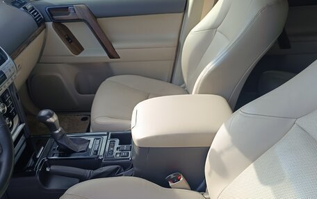 Toyota Land Cruiser Prado 150 рестайлинг 2, 2018 год, 4 800 000 рублей, 9 фотография