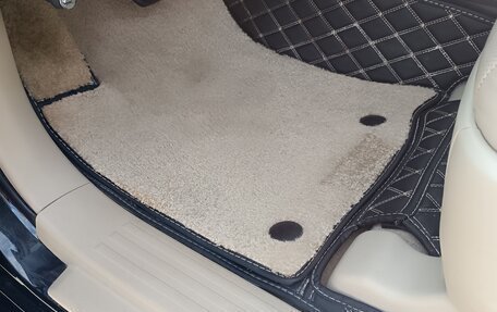 Toyota Land Cruiser Prado 150 рестайлинг 2, 2018 год, 4 800 000 рублей, 11 фотография