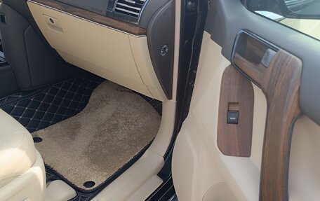 Toyota Land Cruiser Prado 150 рестайлинг 2, 2018 год, 4 800 000 рублей, 14 фотография