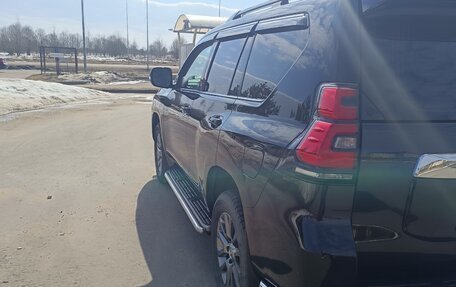 Toyota Land Cruiser Prado 150 рестайлинг 2, 2018 год, 4 800 000 рублей, 5 фотография