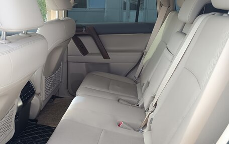 Toyota Land Cruiser Prado 150 рестайлинг 2, 2018 год, 4 800 000 рублей, 17 фотография