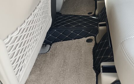 Toyota Land Cruiser Prado 150 рестайлинг 2, 2018 год, 4 800 000 рублей, 16 фотография