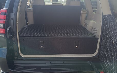 Toyota Land Cruiser Prado 150 рестайлинг 2, 2018 год, 4 800 000 рублей, 18 фотография