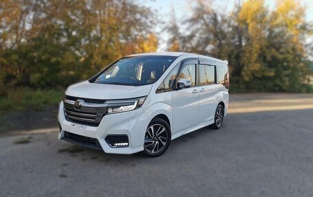 Honda Stepwgn IV, 2021 год, 1 970 000 рублей, 2 фотография