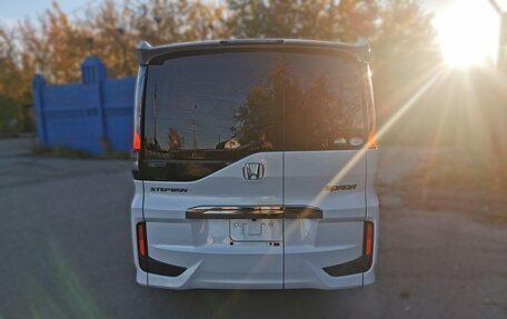 Honda Stepwgn IV, 2021 год, 1 970 000 рублей, 7 фотография