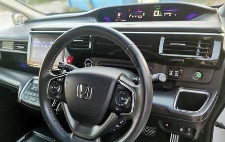 Honda Stepwgn IV, 2021 год, 1 970 000 рублей, 14 фотография