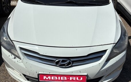 Hyundai Solaris II рестайлинг, 2015 год, 495 000 рублей, 1 фотография