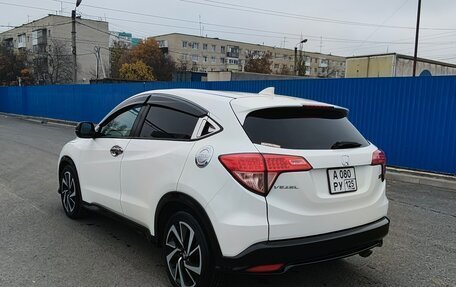 Honda Vezel, 2017 год, 1 820 000 рублей, 4 фотография