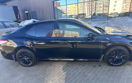 Toyota Camry, 2018 год, 2 850 000 рублей, 6 фотография