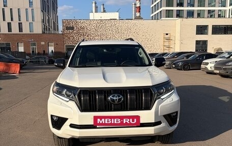 Toyota Land Cruiser Prado 150 рестайлинг 2, 2022 год, 7 950 000 рублей, 3 фотография