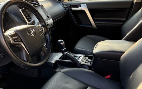 Toyota Land Cruiser Prado 150 рестайлинг 2, 2022 год, 7 950 000 рублей, 6 фотография